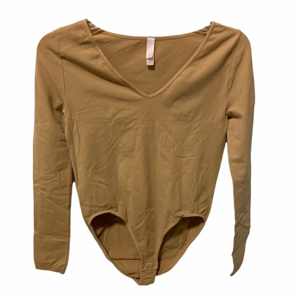 Victoria's Secret Medium Bodysuits (2) - Picture 6 of 11